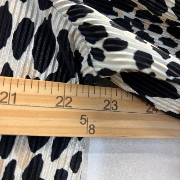Vintage Only 9 Womens Animal Print Handkerchief Hem Top Size 2X Pleated Chic - Picture 4 of 9
